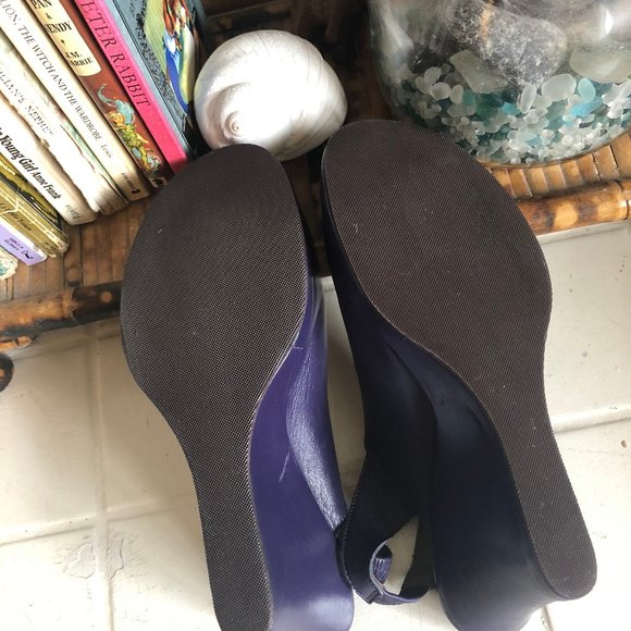 Vol de Nuit by Emile Thoard Cut-Out Peep-Toe Wedge - Picture 4 of 11